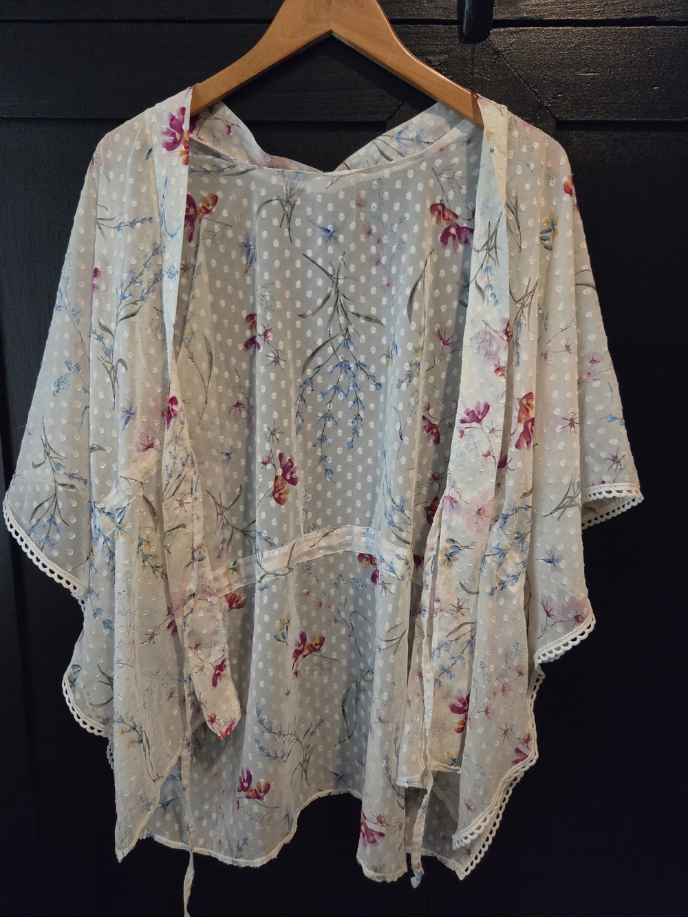 Women's Time and Tru Cream Sheer Kimono with Pink and Blue Flowers ~ One Size - Picture 9 of 9